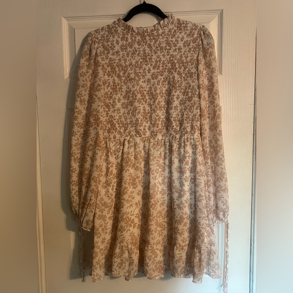 Altar’s State, large mini floral dress.